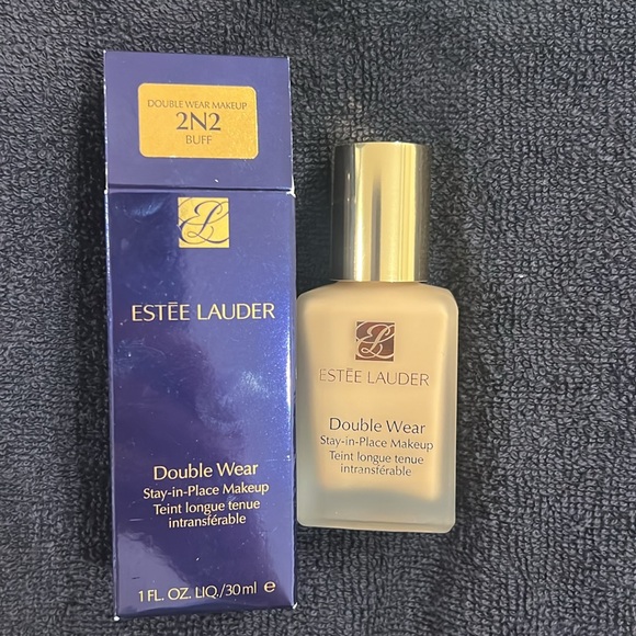 Estee lauder double wear foundation - Picture 4 of 4